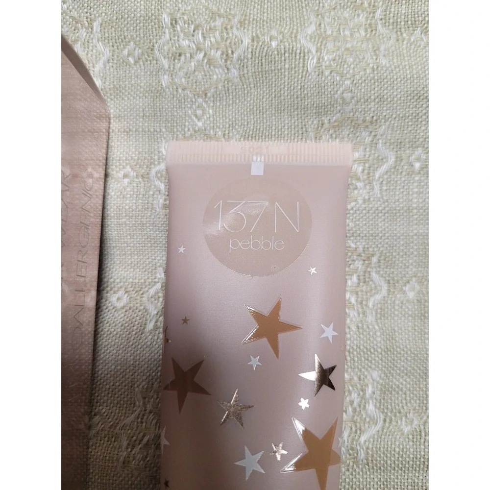 Ciate London Extraordinary Foundation 137N Pebble Radiant Hydrating 1.69oz‎ NEW